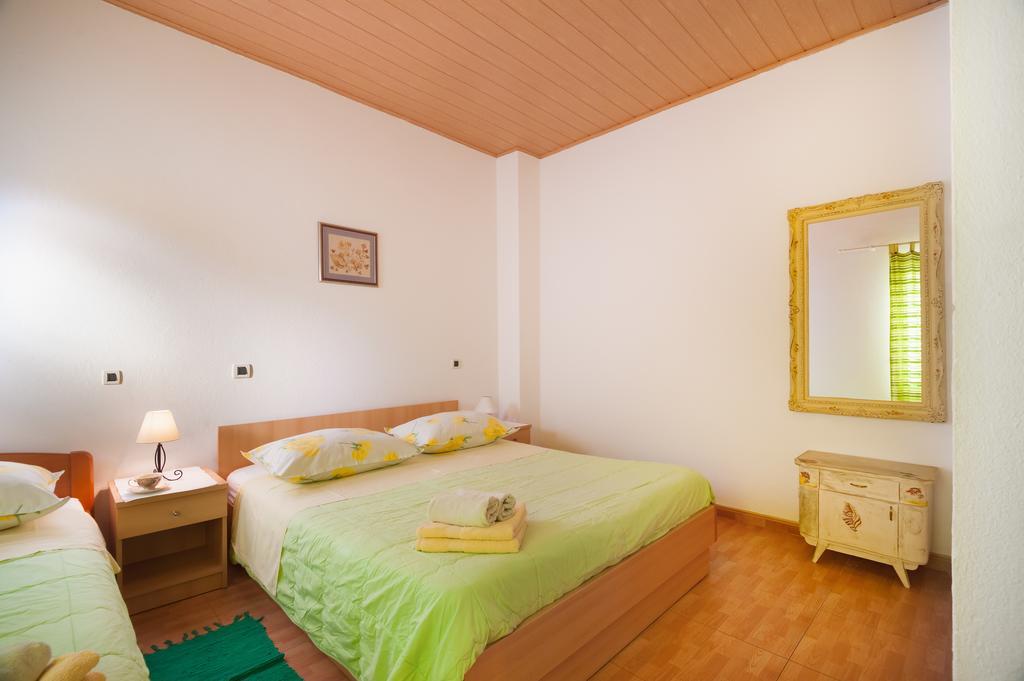 Beach Resort Apartments Bucina Baska Voda Ngoại thất bức ảnh