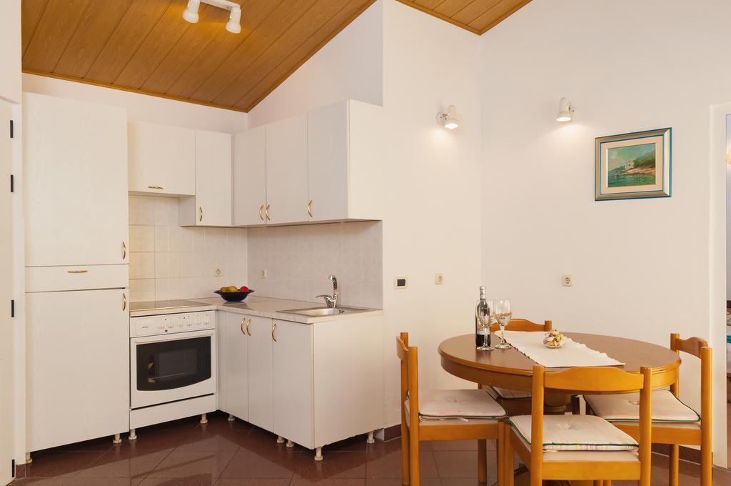 Beach Resort Apartments Bucina Baska Voda Ngoại thất bức ảnh