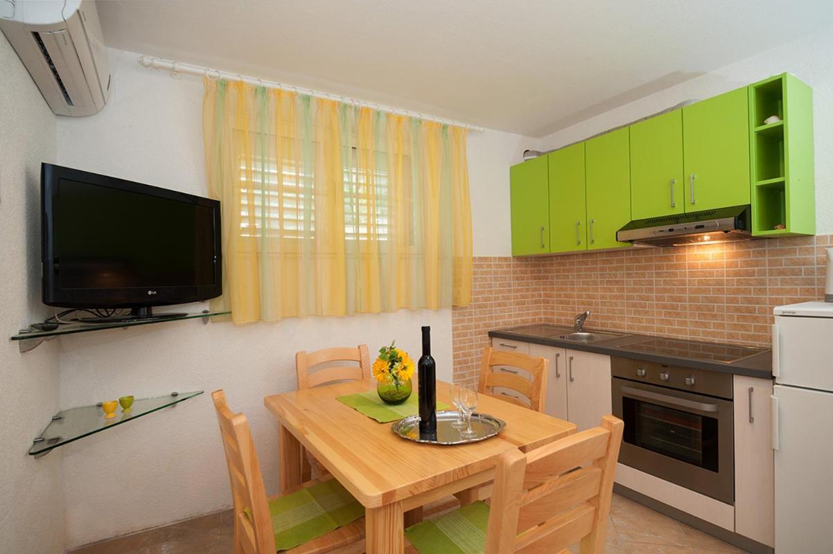 Beach Resort Apartments Bucina Baska Voda Ngoại thất bức ảnh
