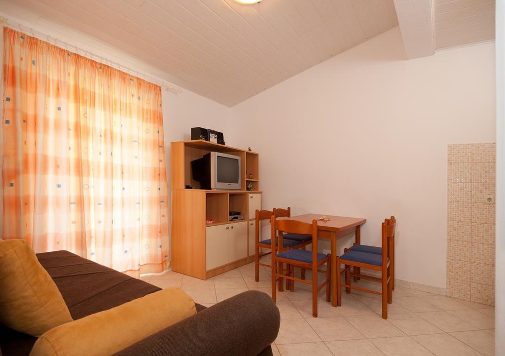 Beach Resort Apartments Bucina Baska Voda Ngoại thất bức ảnh
