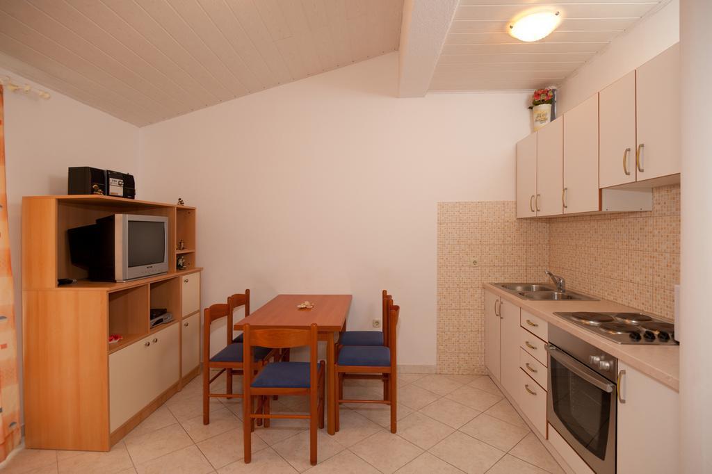 Beach Resort Apartments Bucina Baska Voda Ngoại thất bức ảnh