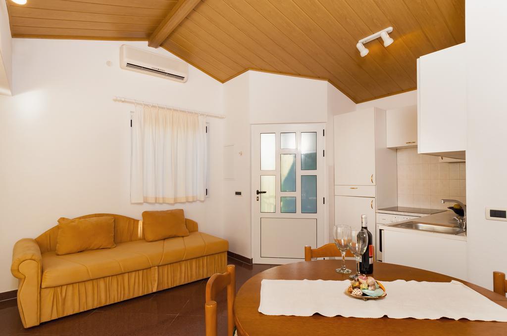 Beach Resort Apartments Bucina Baska Voda Ngoại thất bức ảnh