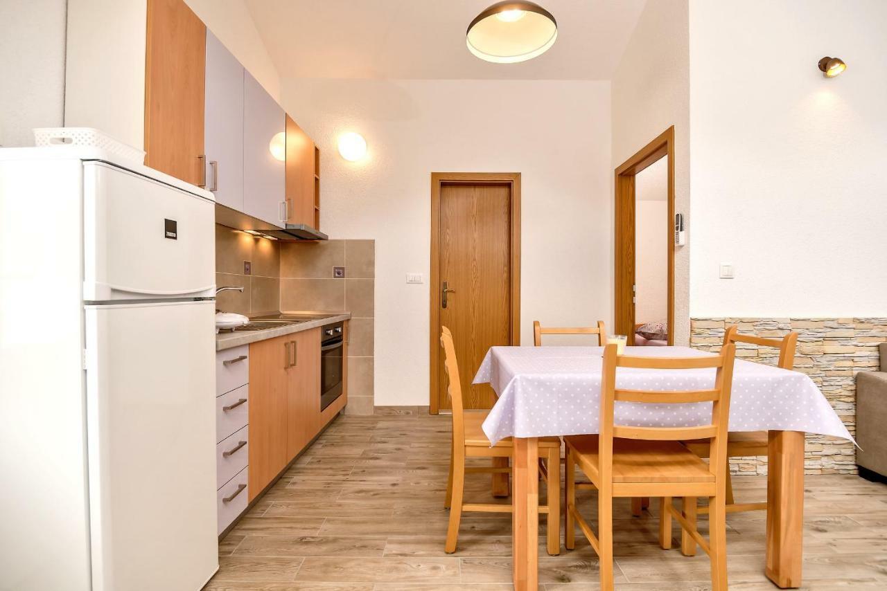 Beach Resort Apartments Bucina Baska Voda Ngoại thất bức ảnh