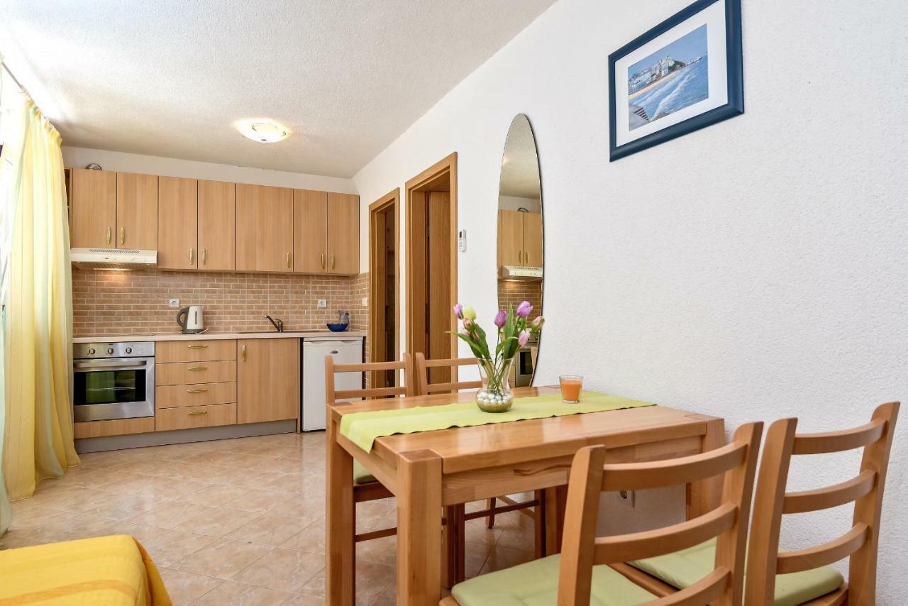 Beach Resort Apartments Bucina Baska Voda Ngoại thất bức ảnh