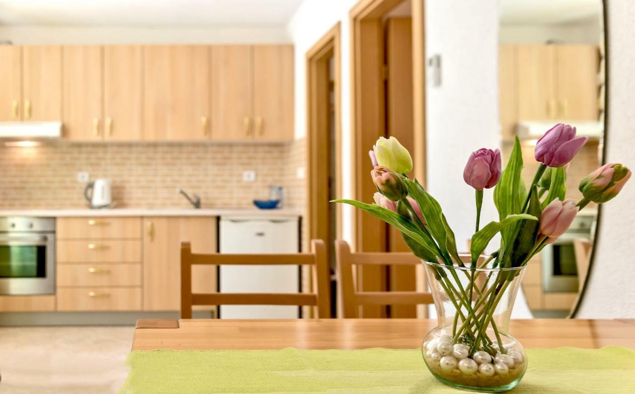 Beach Resort Apartments Bucina Baska Voda Ngoại thất bức ảnh